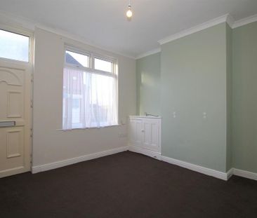 2 bedroom end of terrace house to rent - Photo 5
