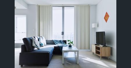 Furnished 2 Bedroom Apartment In Discovery Point - Photo 4