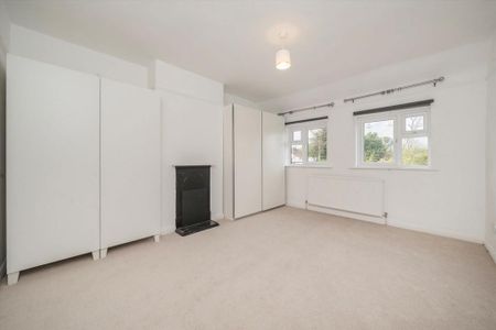 4 bedroom semi-detached house to rent - Photo 5