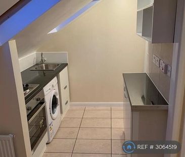 Studio to rent - Photo 2