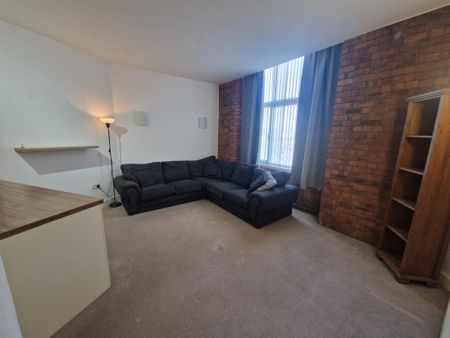 2 bedroom flat to rent - Photo 2