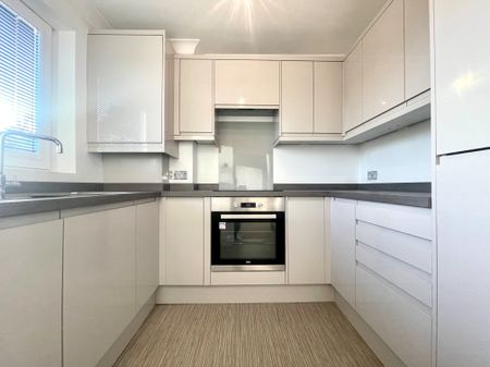 Princess Road BH12, Marlborough Court, BH12 1BA, Poole - Photo 4