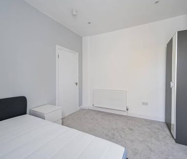 3 bedroom flat to rent - Photo 6