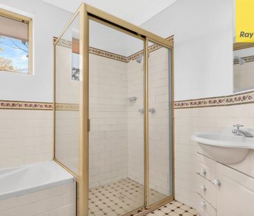 Spacious Top-Floor Apartment in Prime Westmead Location - Photo 4