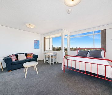 Furnished Studio Apartment - Grandstand Views - Photo 3