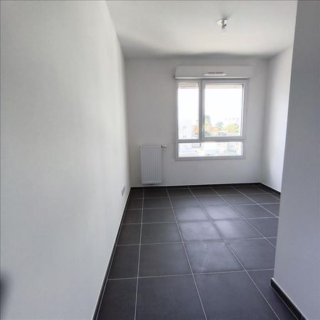 4 pièces - 79 m² - 2ème étage - Colocation non autorisée - Photo 2