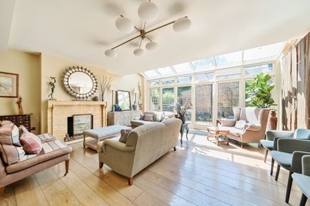 5 bedroom end of terrace house to rent - Photo 2