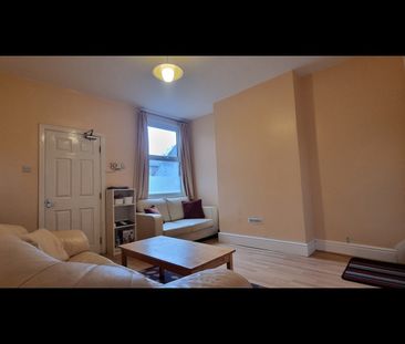 4 Bed Terraced House, City Road, NG7 - Photo 1