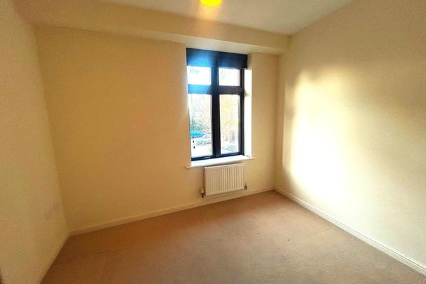 Lockhart Road, WATFORD - Photo 1