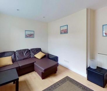 4 bedroom private hall to rent - Photo 2