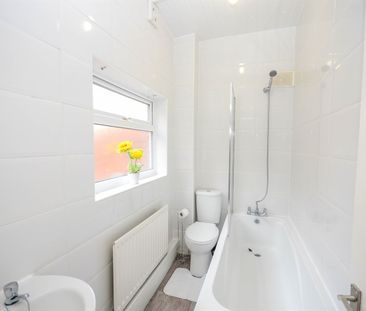 2 bed flat to rent in Crondall Street, South Shields, NE33 - Photo 6