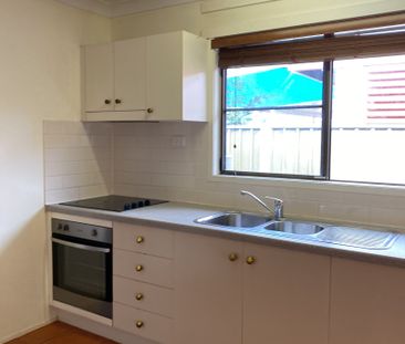 27 Canterbury Road, Kirwan QLD 4817 - House For Rent | Domain - Photo 5