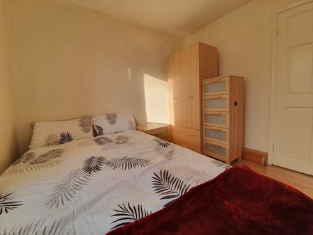 2 Bed Flat, Burns Road, S6 - Photo 4