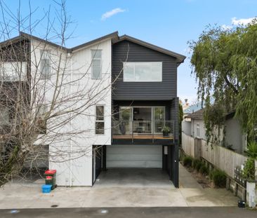 Welcome to your new home in the heart of Hamilton City Central! - Photo 2