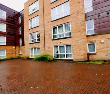 2Bedrooms, 3Bathrooms - Photo 3