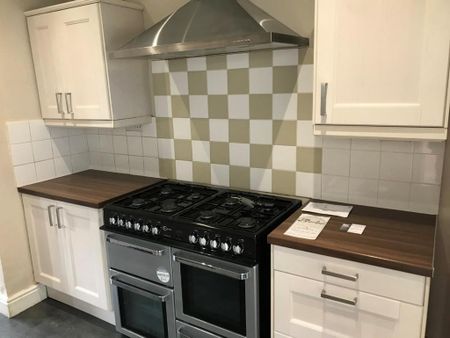 2 bedroom terraced house to rent - Photo 3