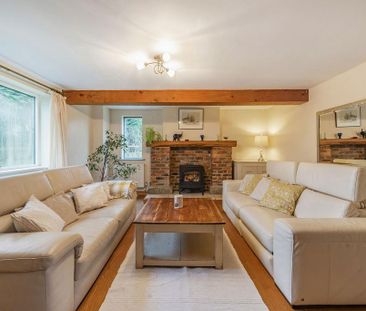 4 bedroom barn conversion to rent - Photo 1