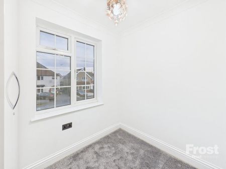 3 bedroom semi-detached house to rent - Photo 4