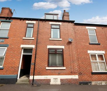 3 Bedroom House - Terraced To Let - Photo 2