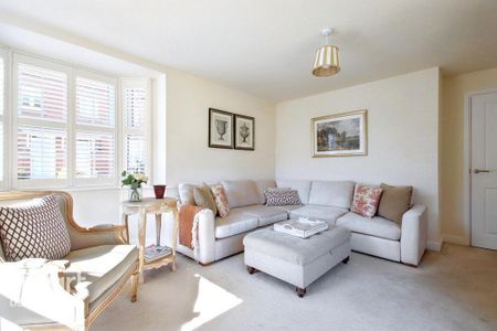 4 bedroom detached house to rent - Photo 3