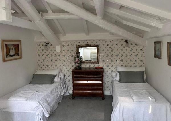 Villa-Parioli: Beautiful independent house with large private garden and terraces. Spacious living, formal dining, study-music room, sun room, 5 bedrooms, 4 bathrooms, parking. rif 163