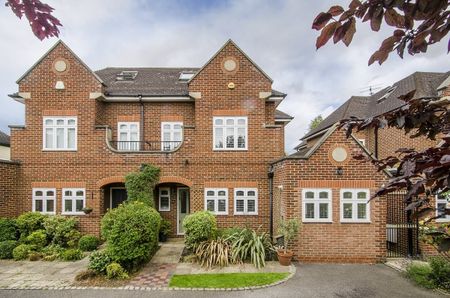 5 bedroom semi-detached house to rent - Photo 3