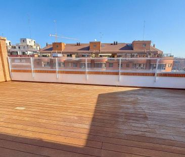 4 room luxury penthouse for rent in Valencia, Spain - Photo 3