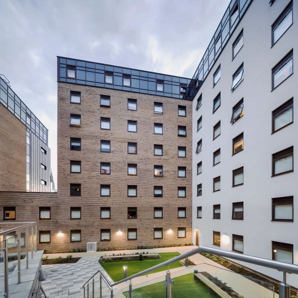 3 bed En-Suite - Photo 1