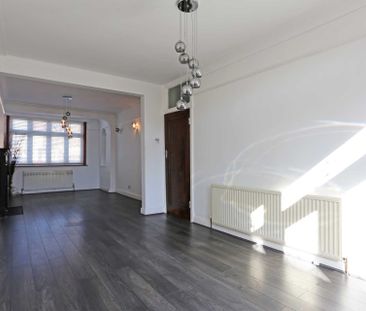 Price £2,700 pcm - Available 17/12/2025 - Part Furnished - Photo 1