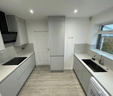 3 bedroom semi-detached house to rent - Photo 3