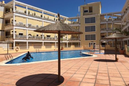 Apartamento con vistas en Campoamor . Temporada baja. - Photo 2