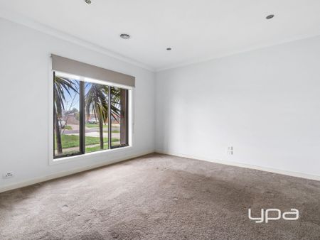 Three Bedroom Family Home with Two Separate Living Areas - Photo 5