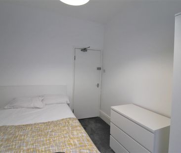 Hazelwood Avenue, Jesmond - Photo 3