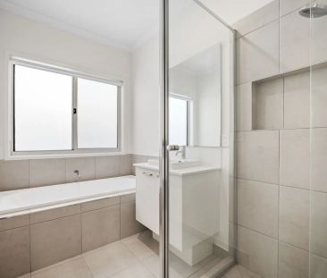 Modern Family Living in a Prime Tarneit Location - Photo 6