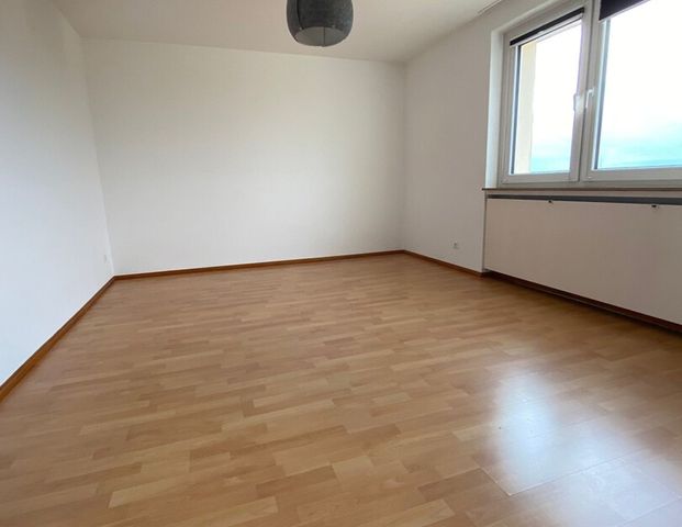 Renoviert, modernisiert & bezugsfertig: Lichtdurchflutete 4,5-Z.-Wohnung mit Premium-Weitblick - Photo 1