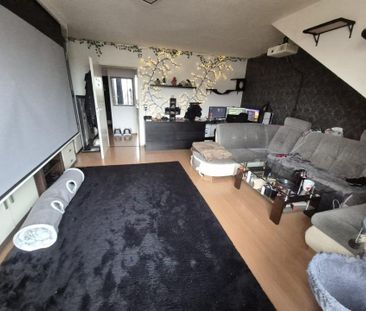 Helle 2-Zimmer-Dachgeschosswohnung mit Stadtblick, Balkon - Foto 1