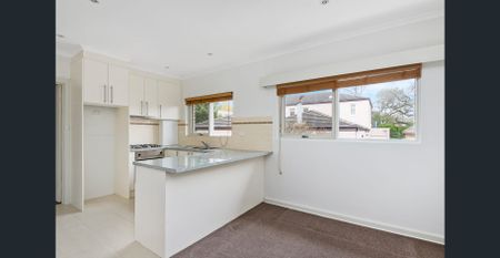 Sensational Location - Enjoy This Light Filled 2 Bedroom Apartment! - Photo 4