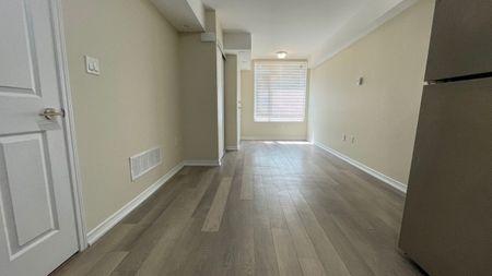 For Lease - 80 Orchid Place Drive Unit# 202, Toronto, Ontario - Photo 4