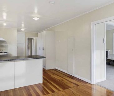 Sunny home close to Coastal Walkway and CBD - Photo 1