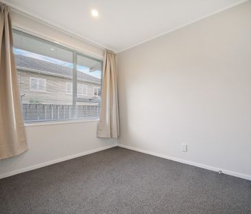 Refurbished two bedroom unit in a great New Lynn Location - Photo 2