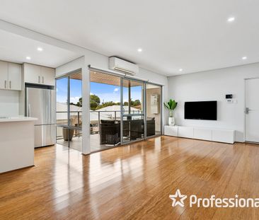 Modern 1st Floor Apartment! - Photo 2