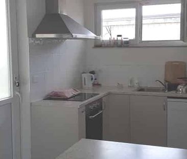 Charming 2 bedroom home in Massey - Photo 2