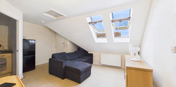 1 bedroom Flat in Haydon Place, Farnborough - Photo 3