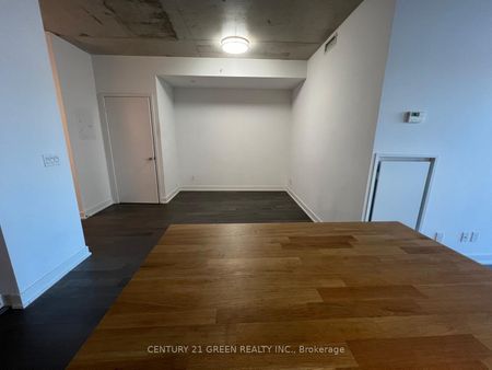Carlaw Lofts 1190 , #422 - Photo 2