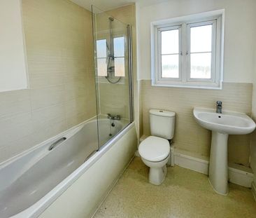 Carver Close, Swindon - Photo 1