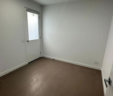 MODERN 4 BEDROOM HOME - Photo 4