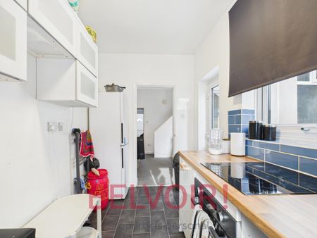 2 bedroom terraced house to rent - Photo 3