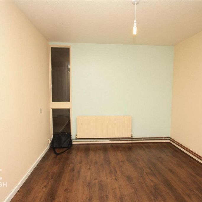 3 bedroom end of terrace house to rent - Photo 1