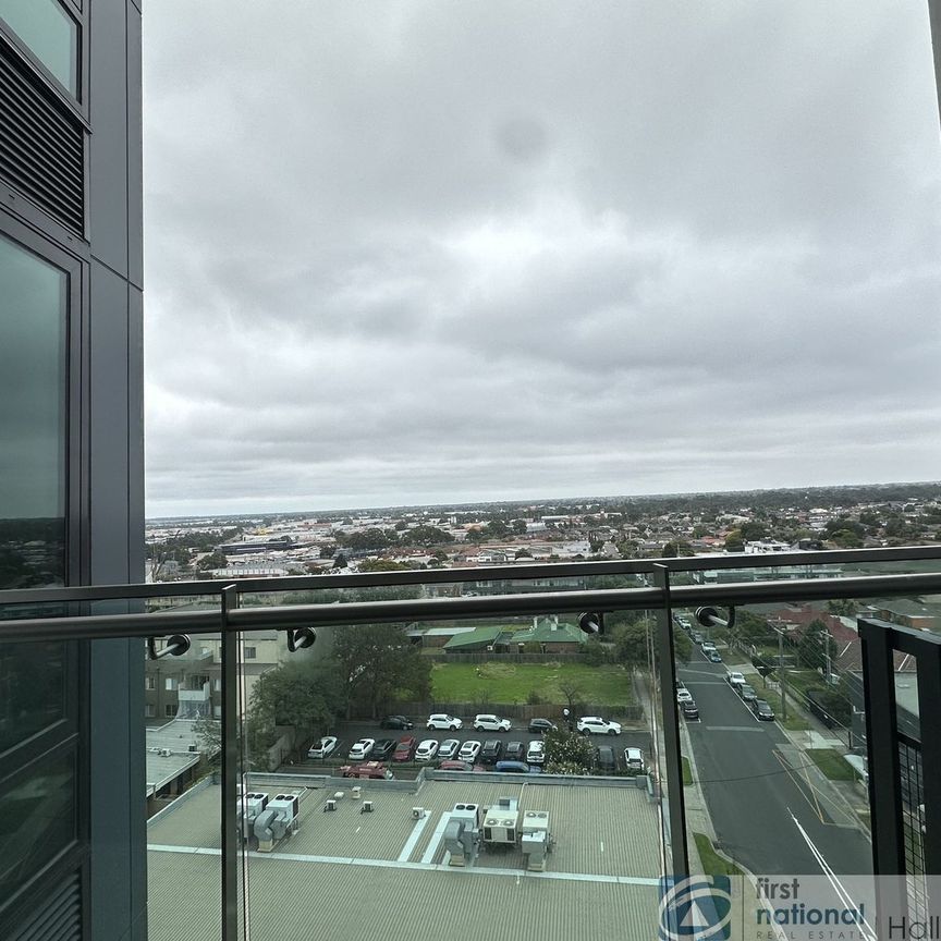 Welcome to THE LONSDALE - Photo 1