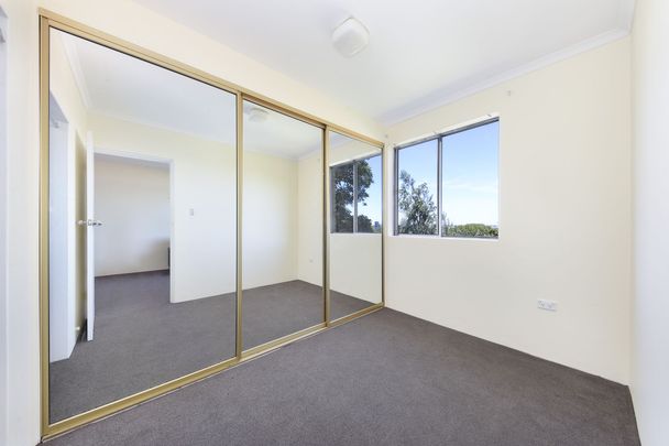 1 BEDROOM APARTMENT VERY CLOSE TO UNSW WITH CAR SPACE !! - Photo 1